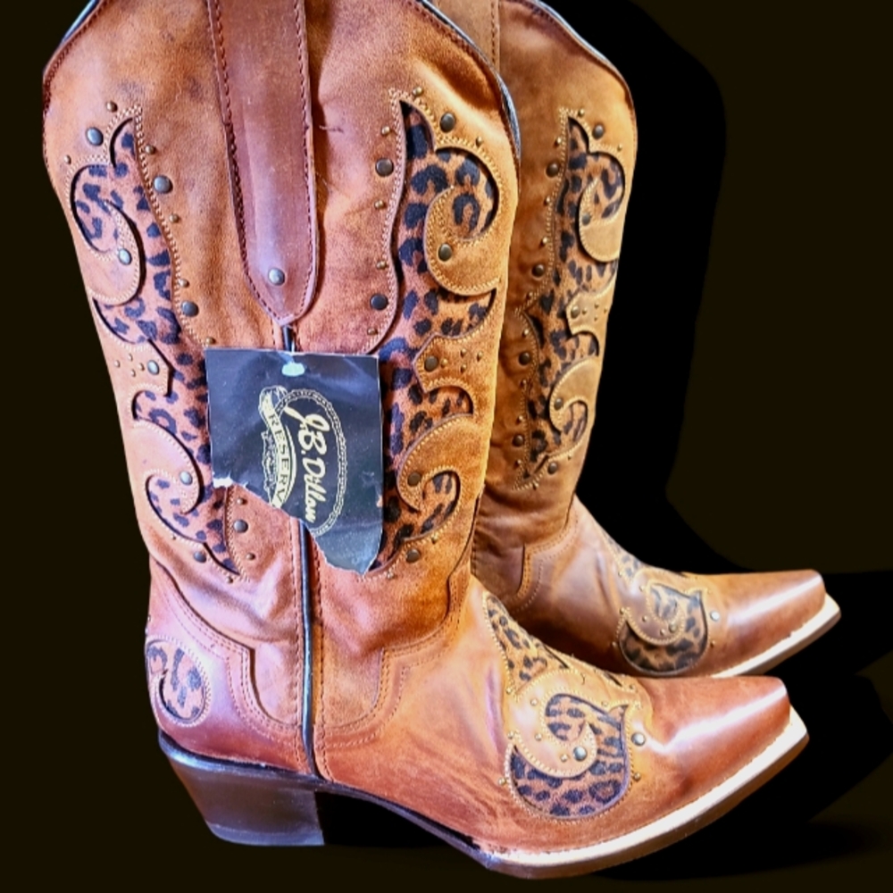 Brand new with tags, Women's Leather cowgirl boots